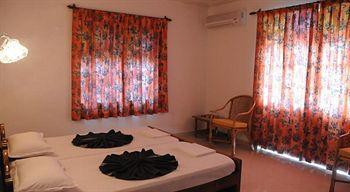 D'Souza'S Holiday Homes Candolim Bagian luar foto