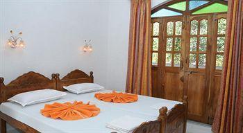 D'Souza'S Holiday Homes Candolim Bagian luar foto