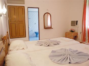 D'Souza'S Holiday Homes Candolim Bagian luar foto