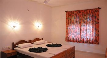 D'Souza'S Holiday Homes Candolim Bagian luar foto
