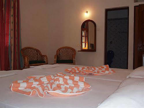 D'Souza'S Holiday Homes Candolim Bagian luar foto